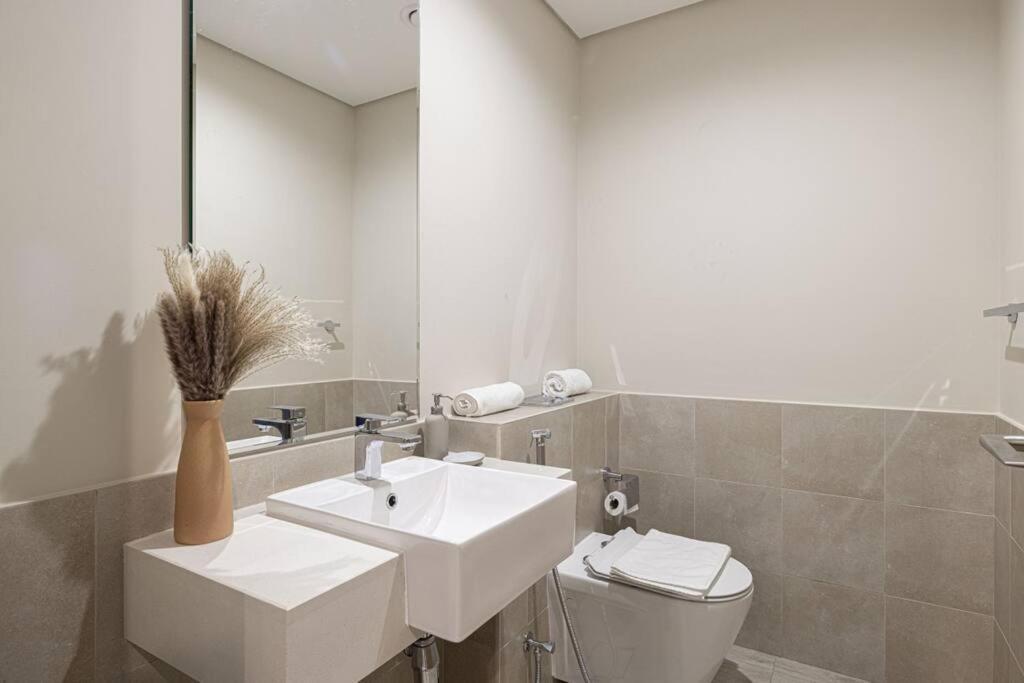 Apartamento Chic 2 Bed Near Trade Centre With 5 Star Amenities Dubái Exterior foto