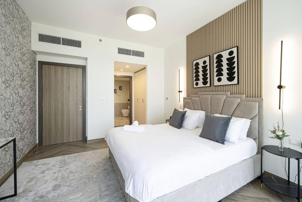 Apartamento Chic 2 Bed Near Trade Centre With 5 Star Amenities Dubái Exterior foto