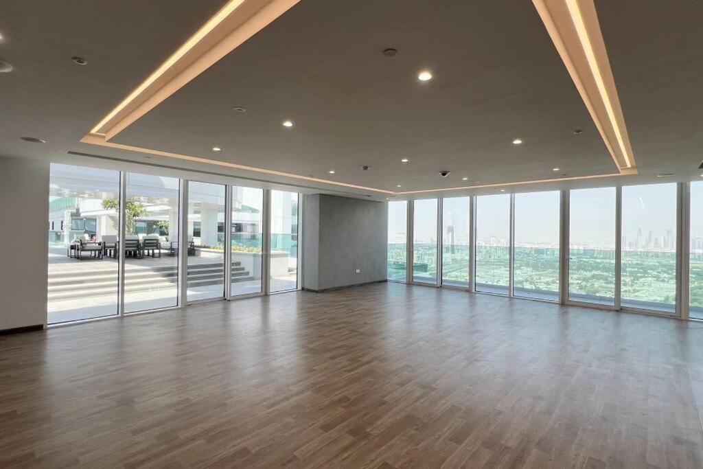 Apartamento Chic 2 Bed Near Trade Centre With 5 Star Amenities Dubái Exterior foto