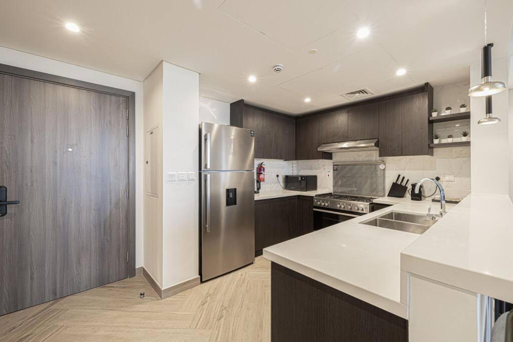 Apartamento Chic 2 Bed Near Trade Centre With 5 Star Amenities Dubái Exterior foto