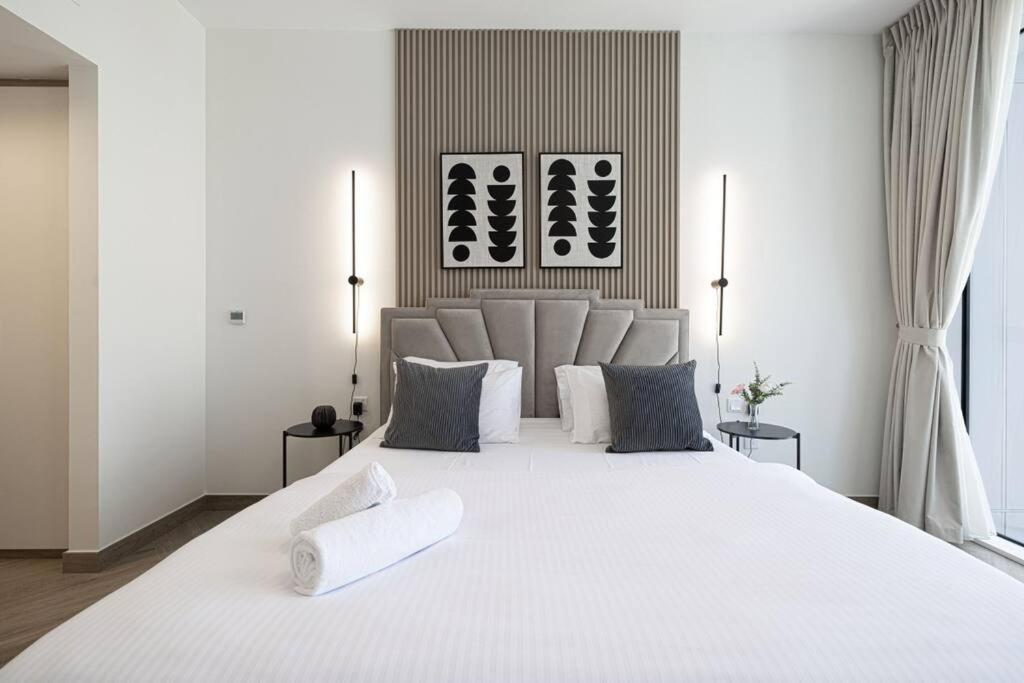 Apartamento Chic 2 Bed Near Trade Centre With 5 Star Amenities Dubái Exterior foto
