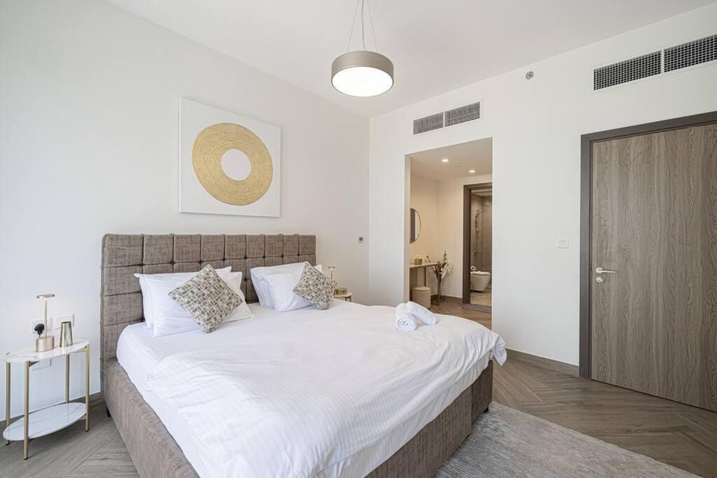 Apartamento Chic 2 Bed Near Trade Centre With 5 Star Amenities Dubái Exterior foto